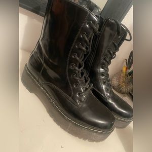 Black Shine Boots